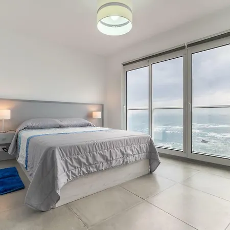 度假居 Casa Bonecas 2 # Private Garage Included # 滨海保尔